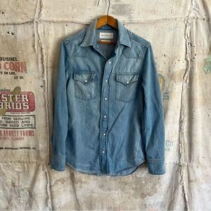 Imogene + Willie Leah Pearl snap Chambray Shirt Women’s Small